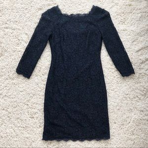 Lace dress with Zipper back